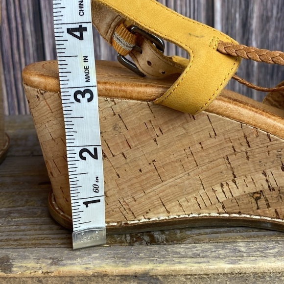 Naya Nalisha Mustard Yellow Leather Sandals- Size 7.5 - Picture 14 of 14